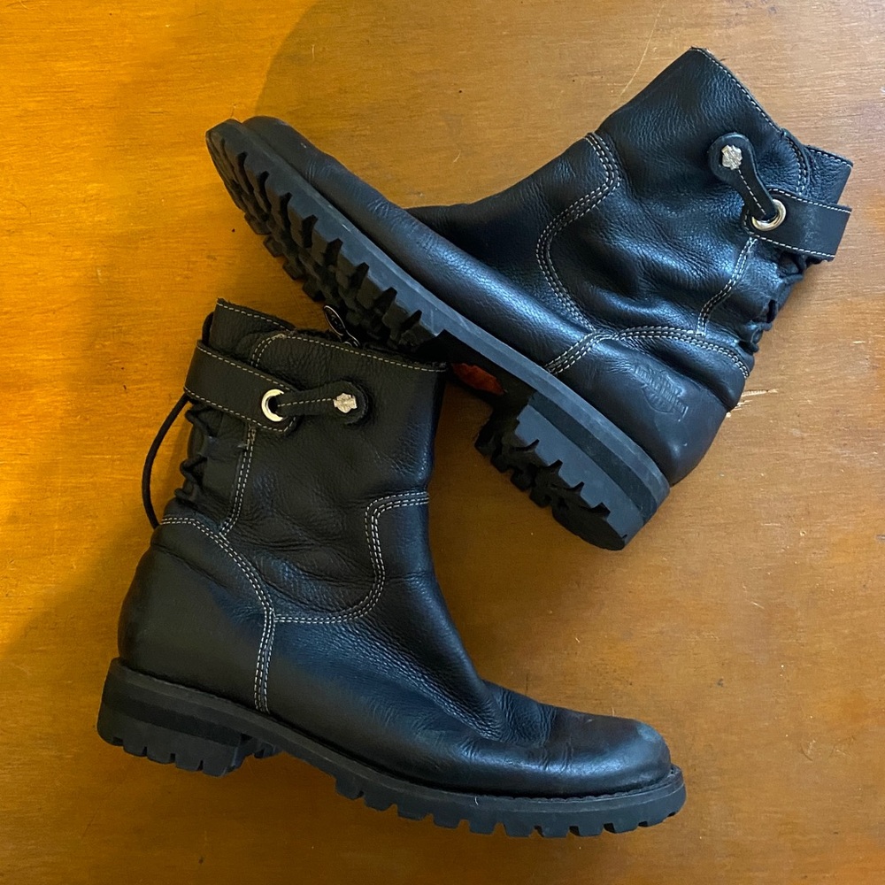 Black leather Harley Davidson boots